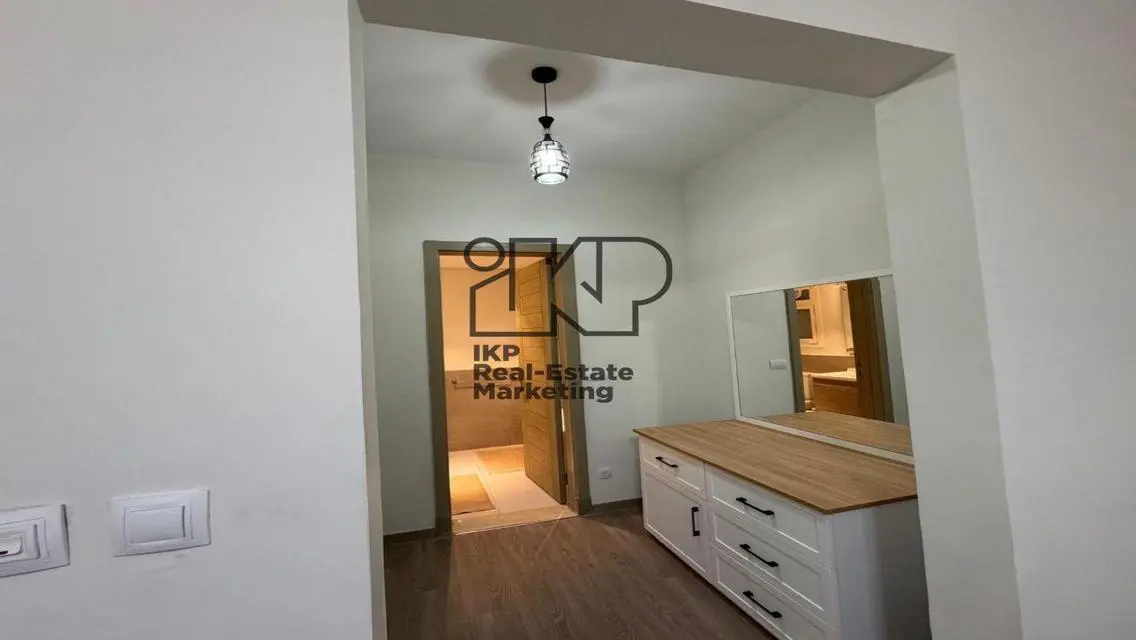 Luxury Apartment for Sale with Main Landmark View