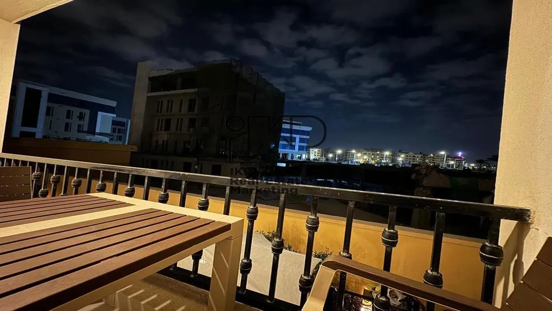 Luxury Apartment for Sale with Main Landmark View