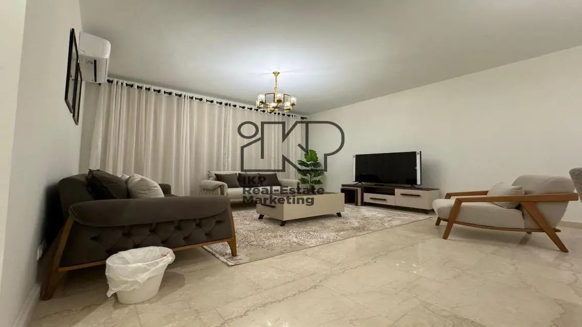 Luxury Apartment for Sale with Main Landmark View