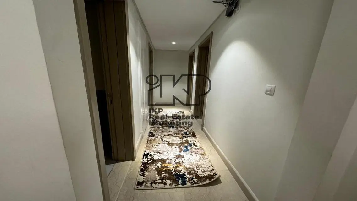 Luxury Apartment for Sale with Main Landmark View