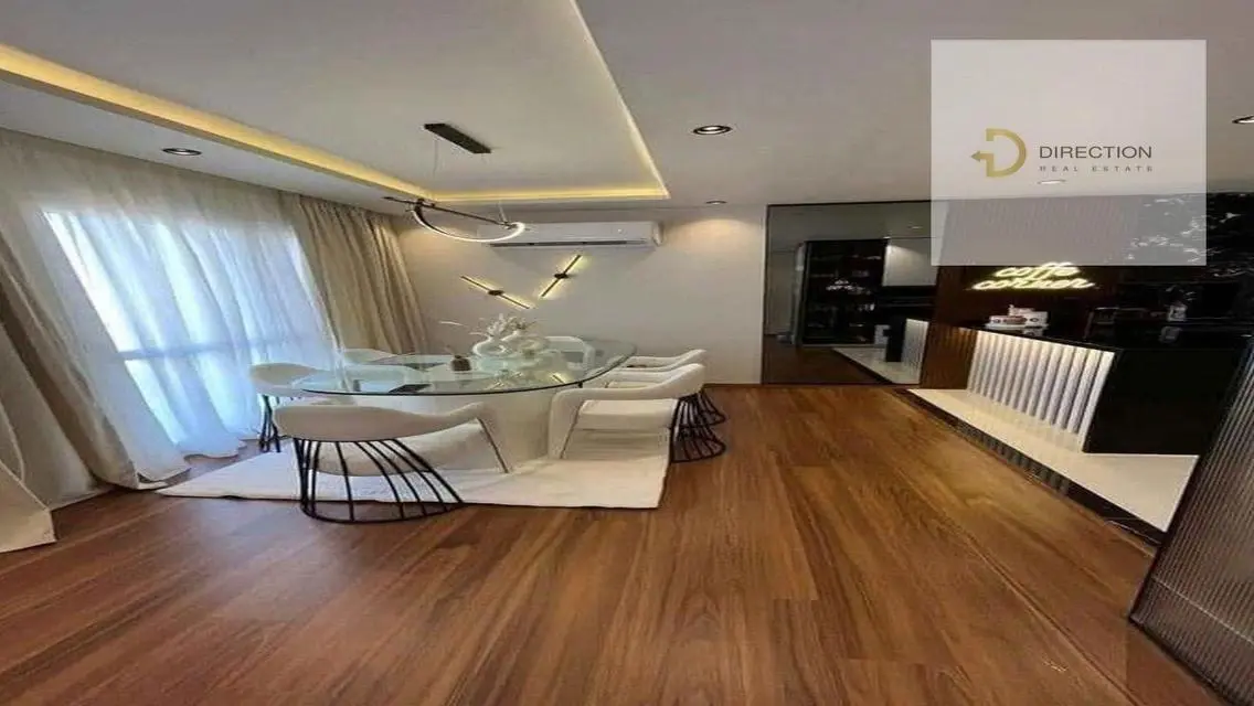 فيلا فاخرة بمساحة 250 مترًا مع حديقة خاصة ومسبح