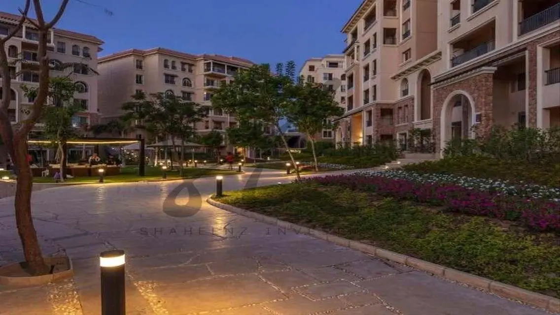 Luxurious Apartment with Stunning Lake View