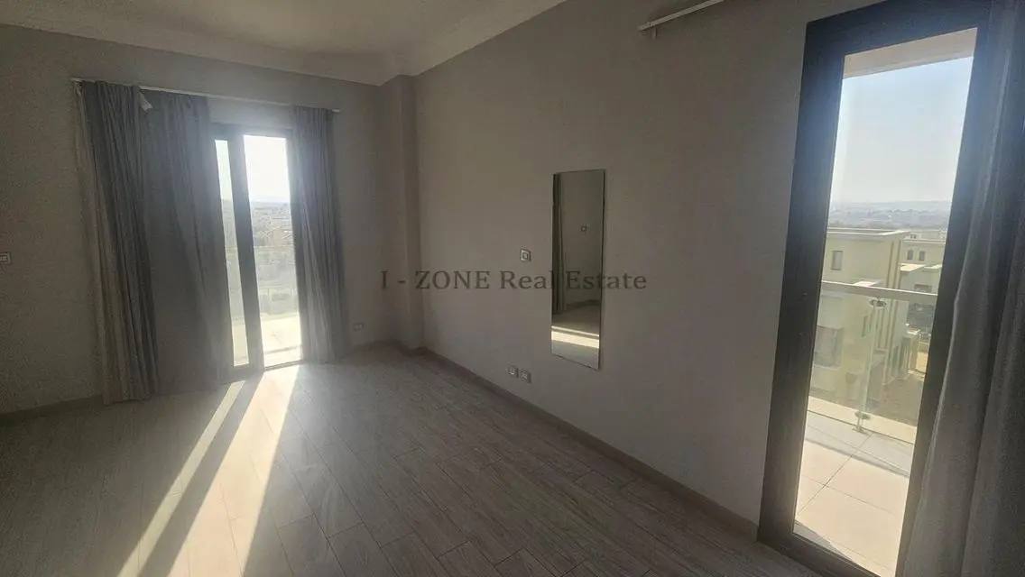 Sky Condos Apartment in I Zone