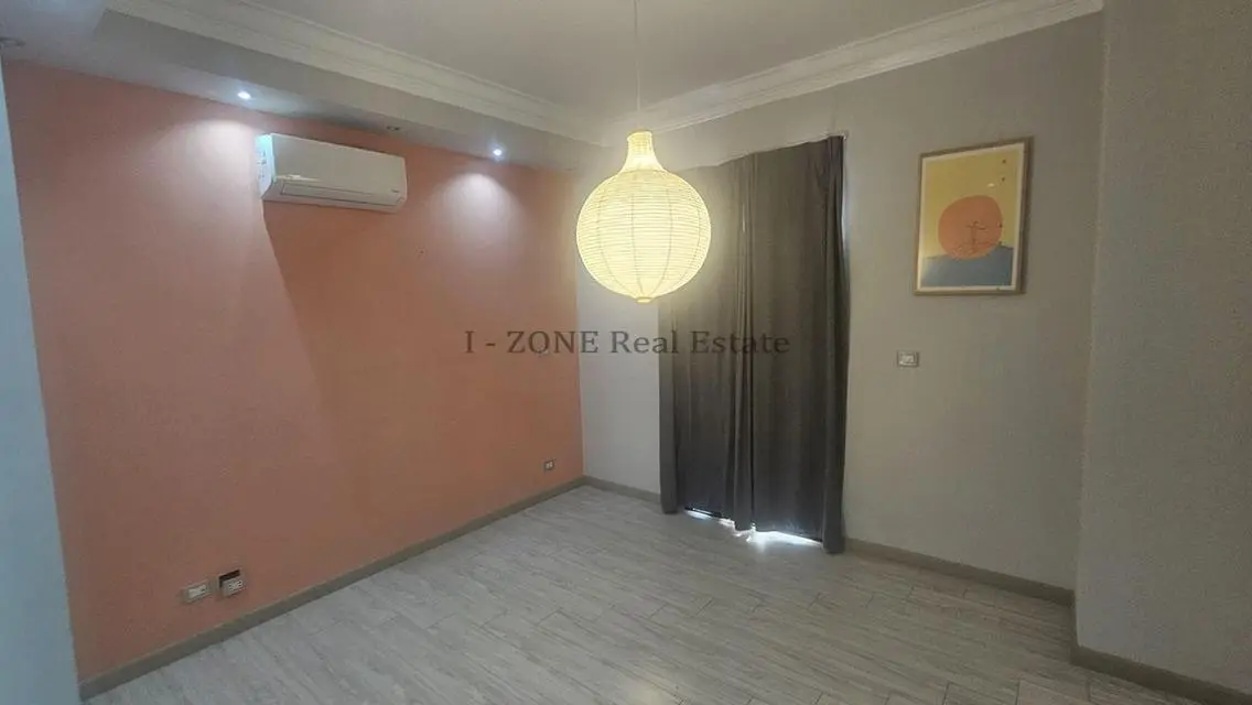 Sky Condos Apartment in I Zone