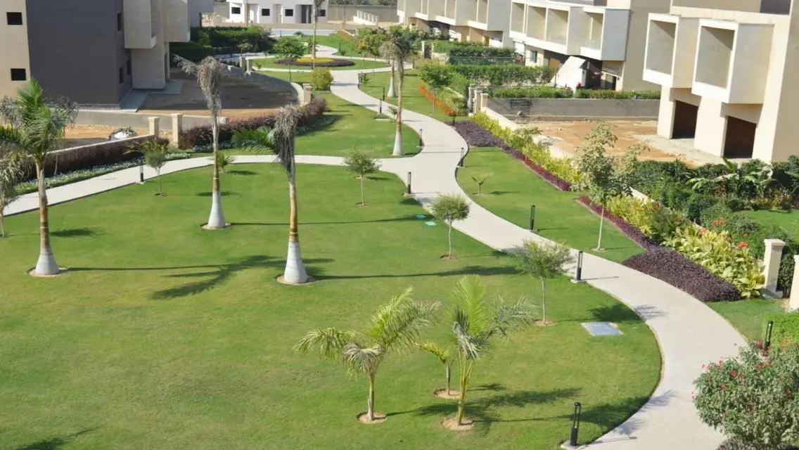 Luxurious Apartment with Stunning Views and Spacious Area