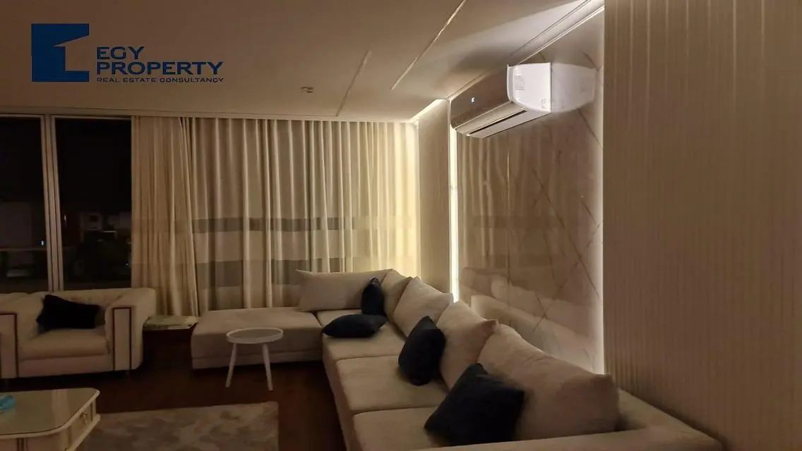 Luxury Villa on 1.25 Acres in Seashell Area