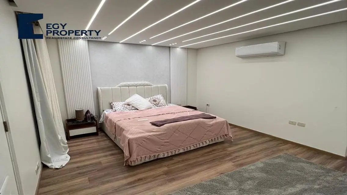 Luxury Villa on 1.25 Acres in Seashell Area