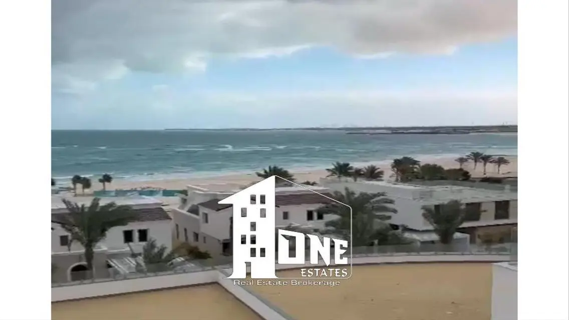 شقة للبيع بمساحة متميزة مع كافة المرافق