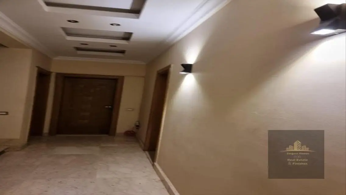 فيلا فاخرة بمساحة واسعة مع مسبح خاص وحديقة