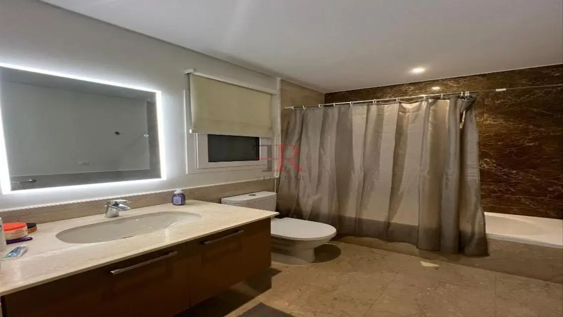 Lake View Apartment for Sale at a Great Price