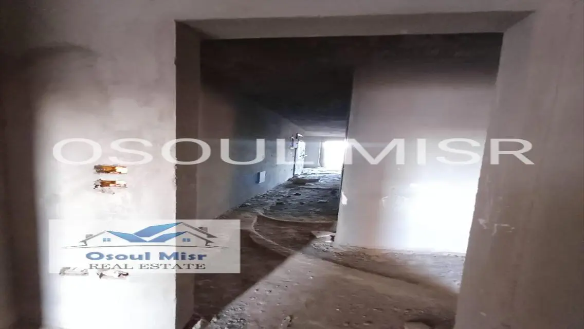 Luxury Apartment for Rent with Balcony and Covered Parking