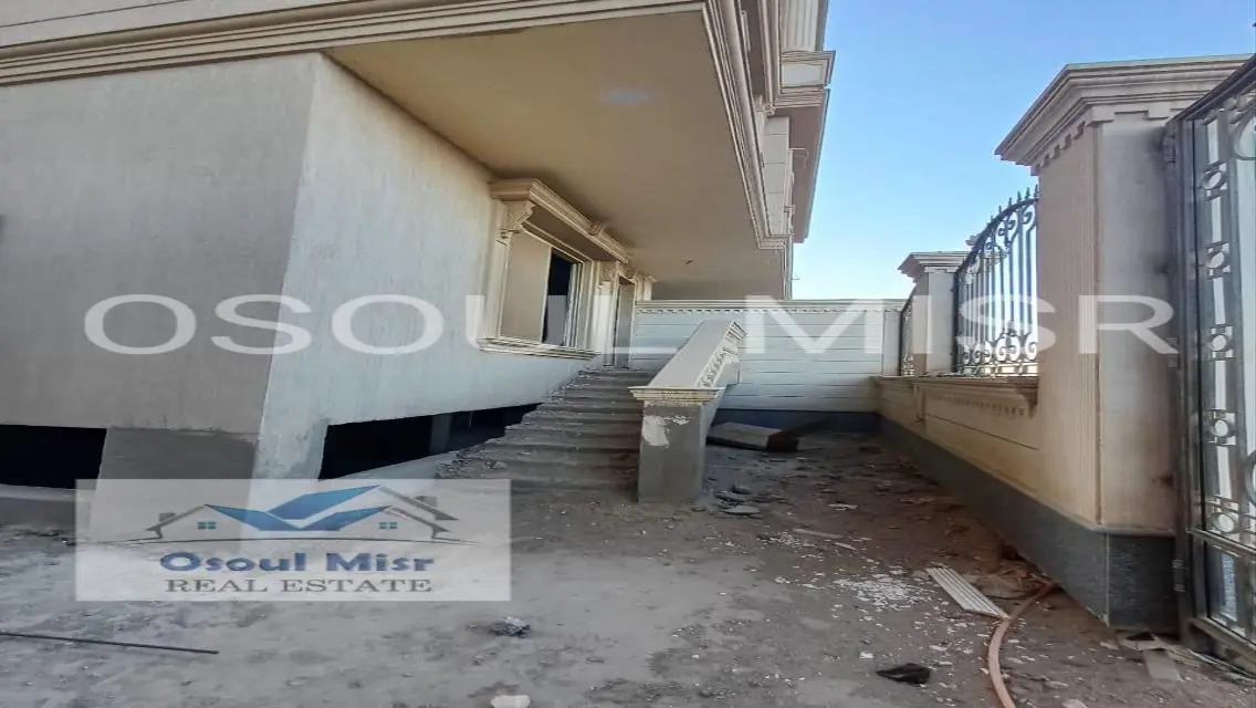 Luxury Apartment for Rent with Balcony and Covered Parking