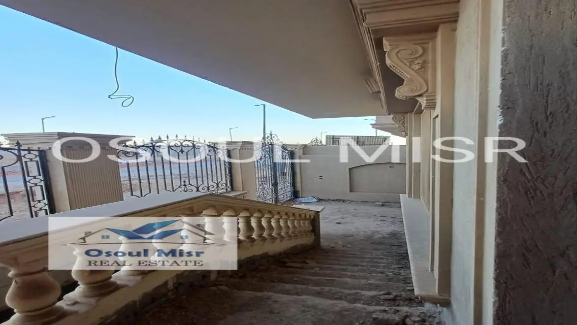 Luxury Apartment for Rent with Balcony and Covered Parking