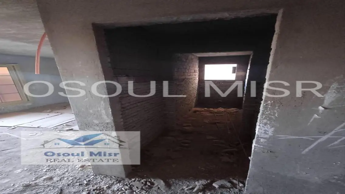 Luxury Apartment for Rent with Balcony and Covered Parking