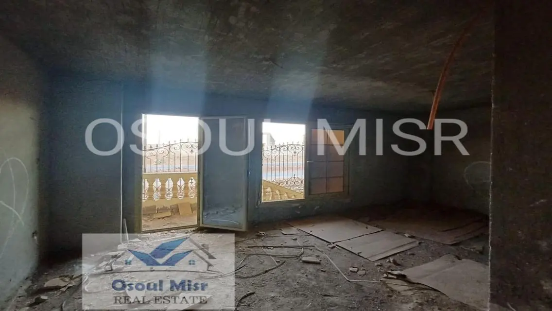 Luxury Apartment for Rent with Balcony and Covered Parking