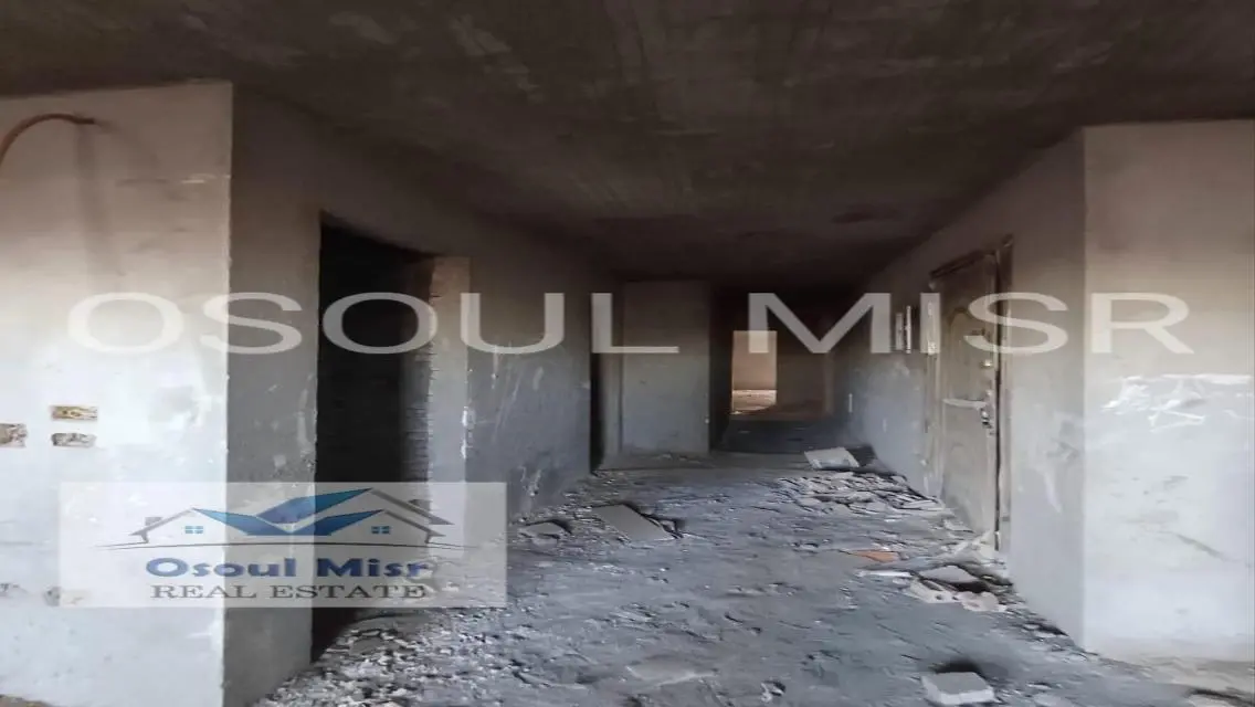 Luxury Apartment for Rent with Balcony and Covered Parking