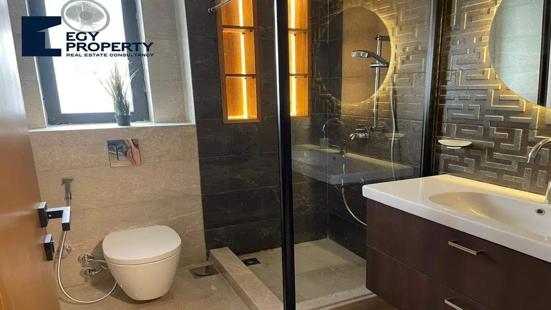 شقة فاخرة للبيع في الكومباوند El Patio 5 East
