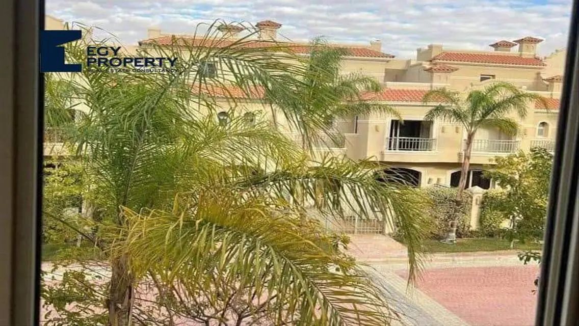 شقة فاخرة للبيع في الكومباوند El Patio 5 East