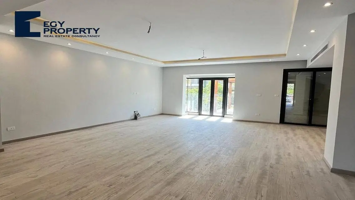 شقة فاخرة للبيع في الكومباوند El Patio 5 East