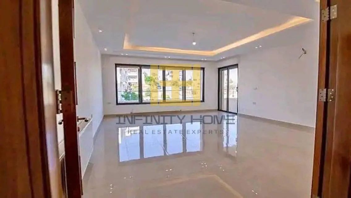 Luxury Apartment in Lake Park 2024