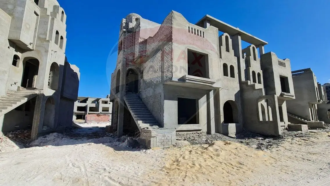 شقة فاخرة للبيع مطلة على بحيرات