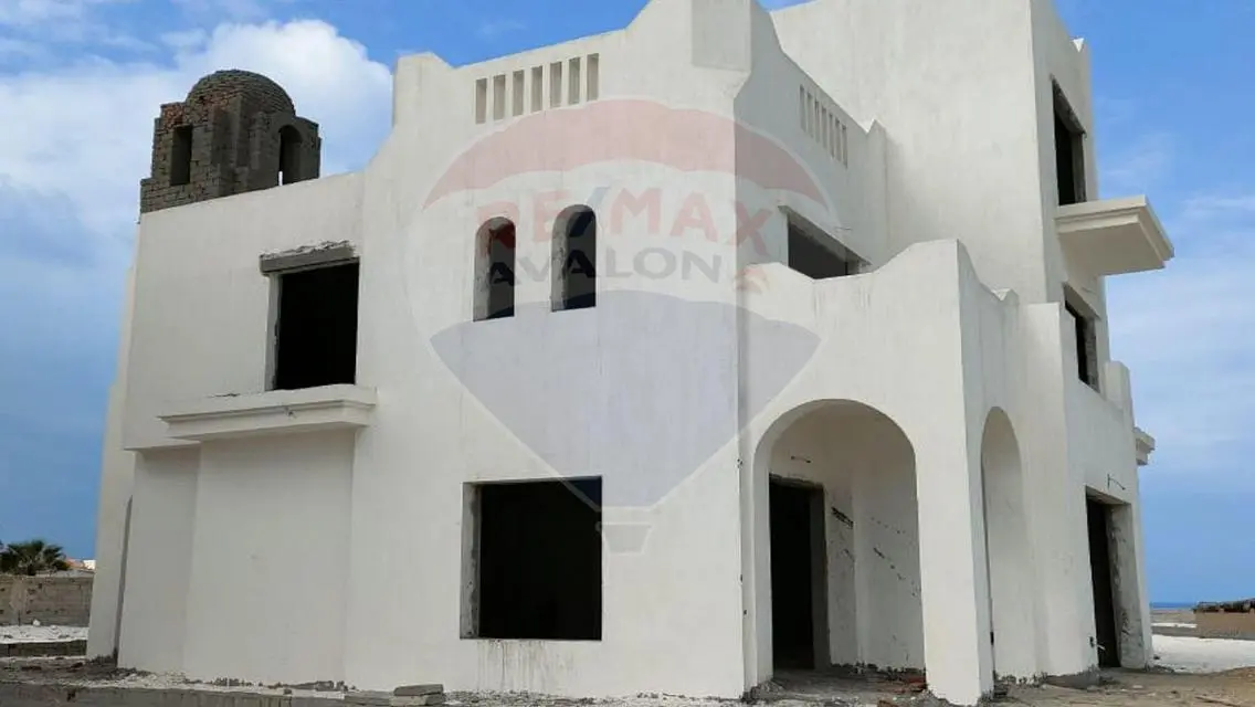 شقة فاخرة للبيع مطلة على بحيرات
