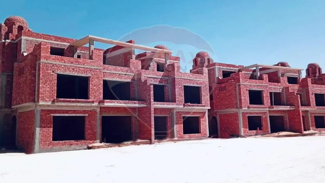 شقة فاخرة للبيع مطلة على بحيرات