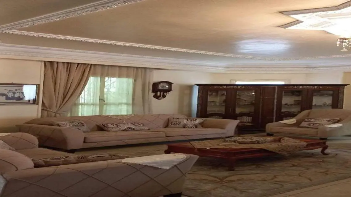 شقة فاخرة بمساحة واسعة
