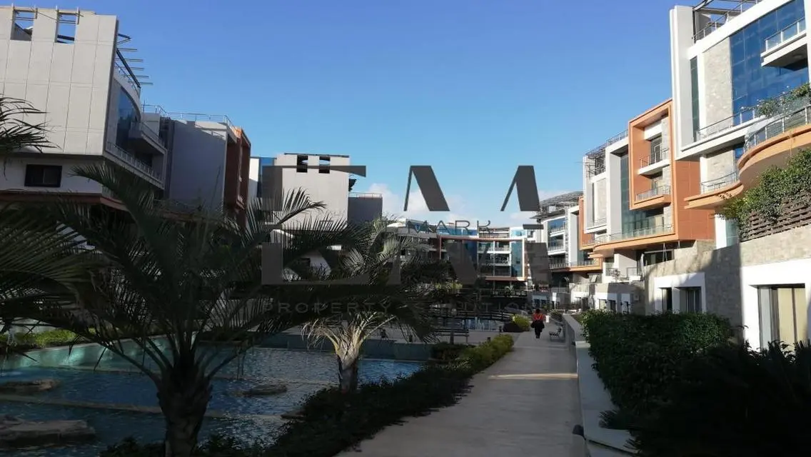 Luxury Apartment with Study Room for Sale at 4,500,000