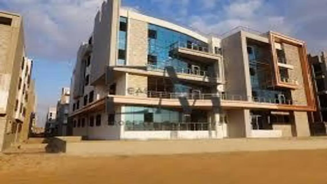 Luxury Apartment with Study Room for Sale at 4,500,000