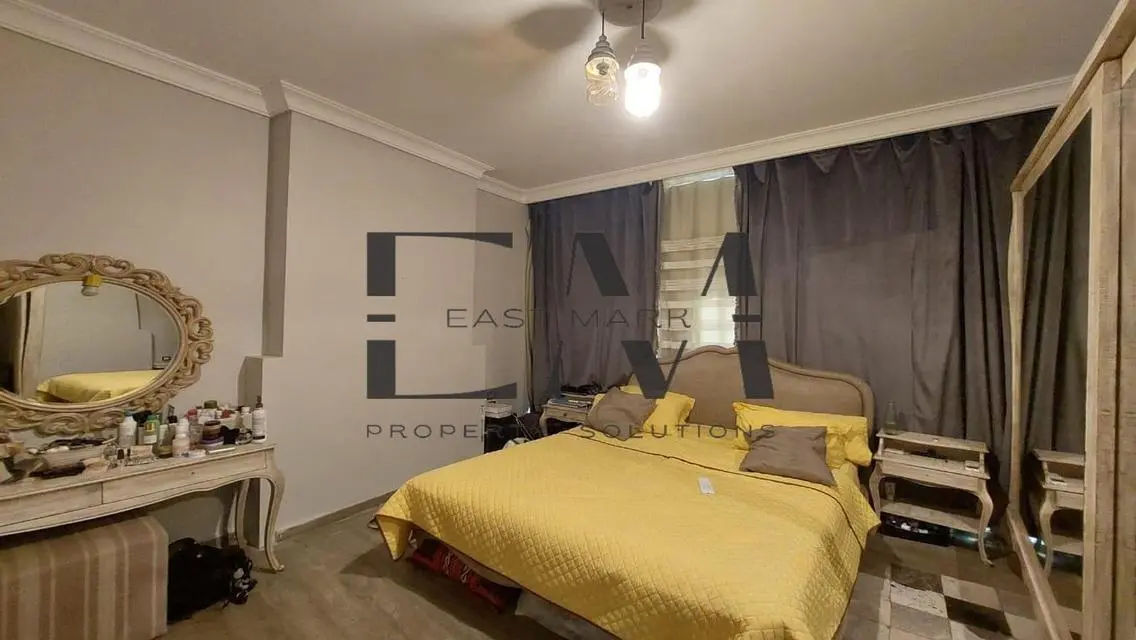 Luxury Apartment with Study Room for Sale at 4,500,000