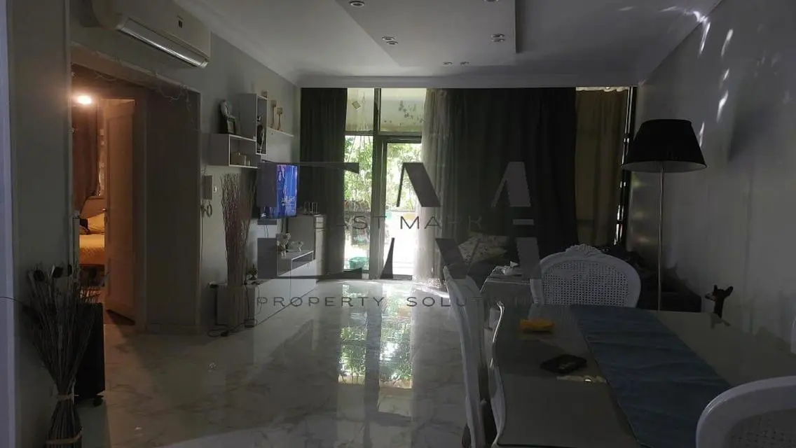 Luxury Apartment with Study Room for Sale at 4,500,000
