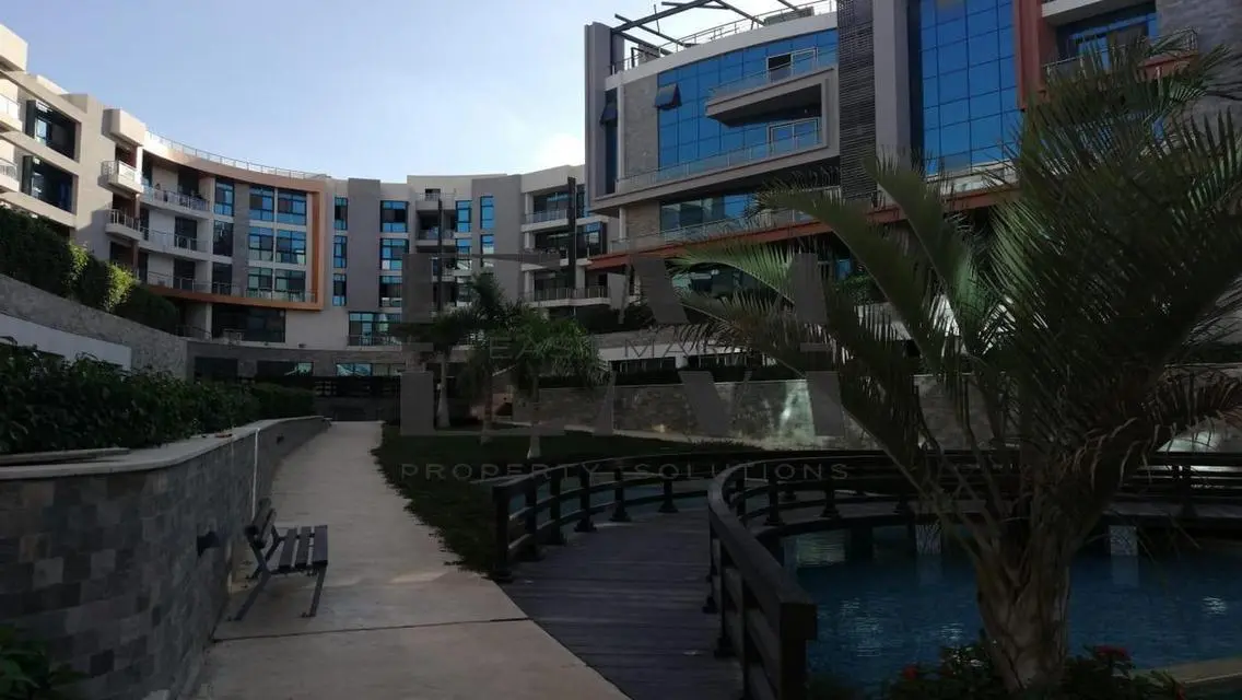Luxury Apartment with Study Room for Sale at 4,500,000