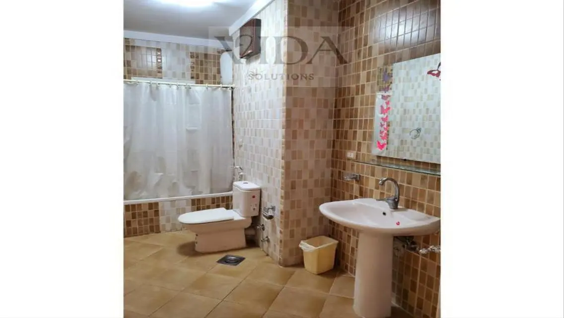 شقة فاخرة للبيع في مجمع سكني راقٍ