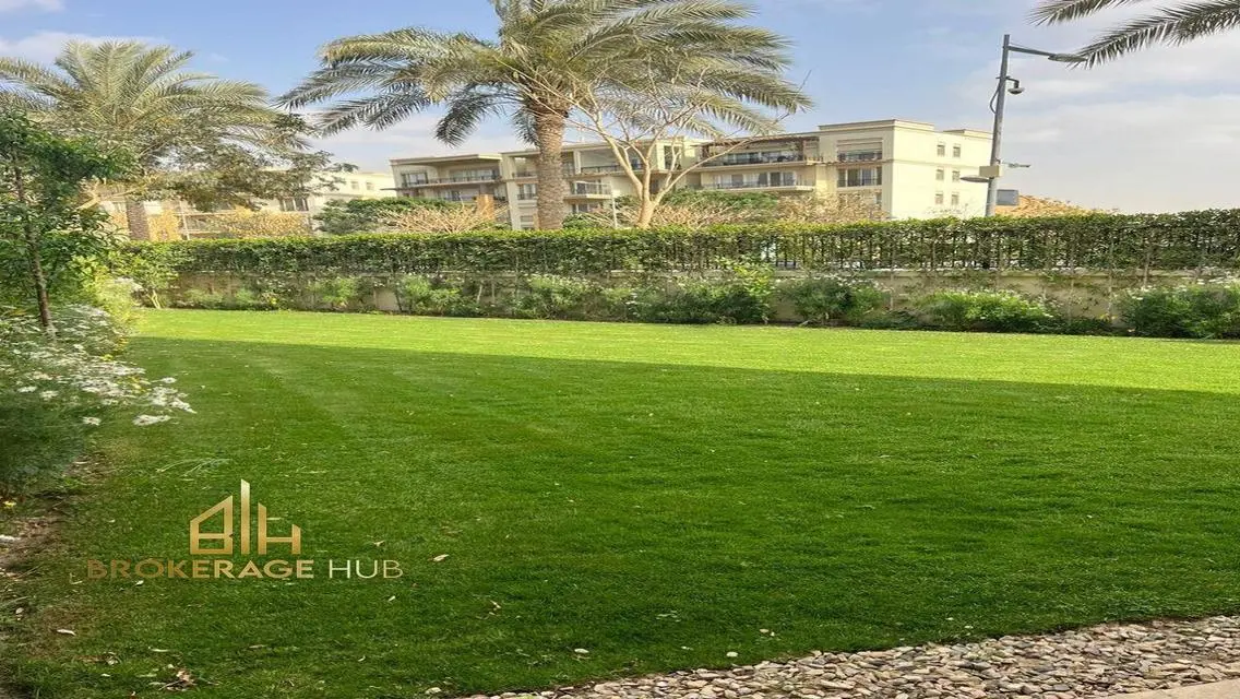 Luxury Villa with Spacious Living and Lake View