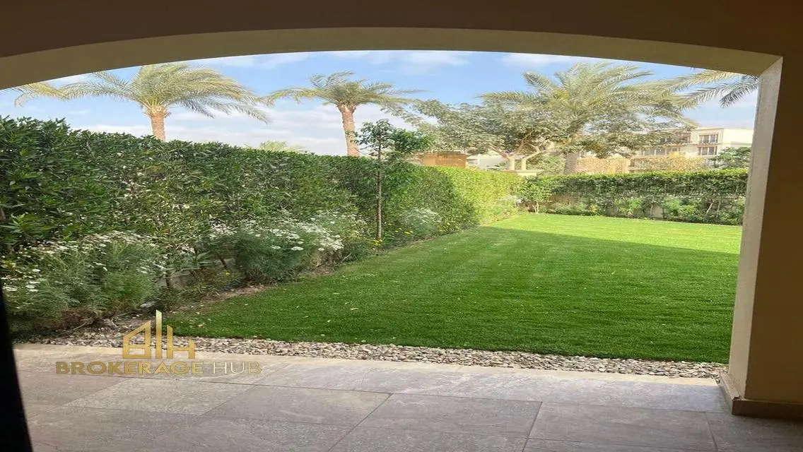 Luxury Villa with Spacious Living and Lake View
