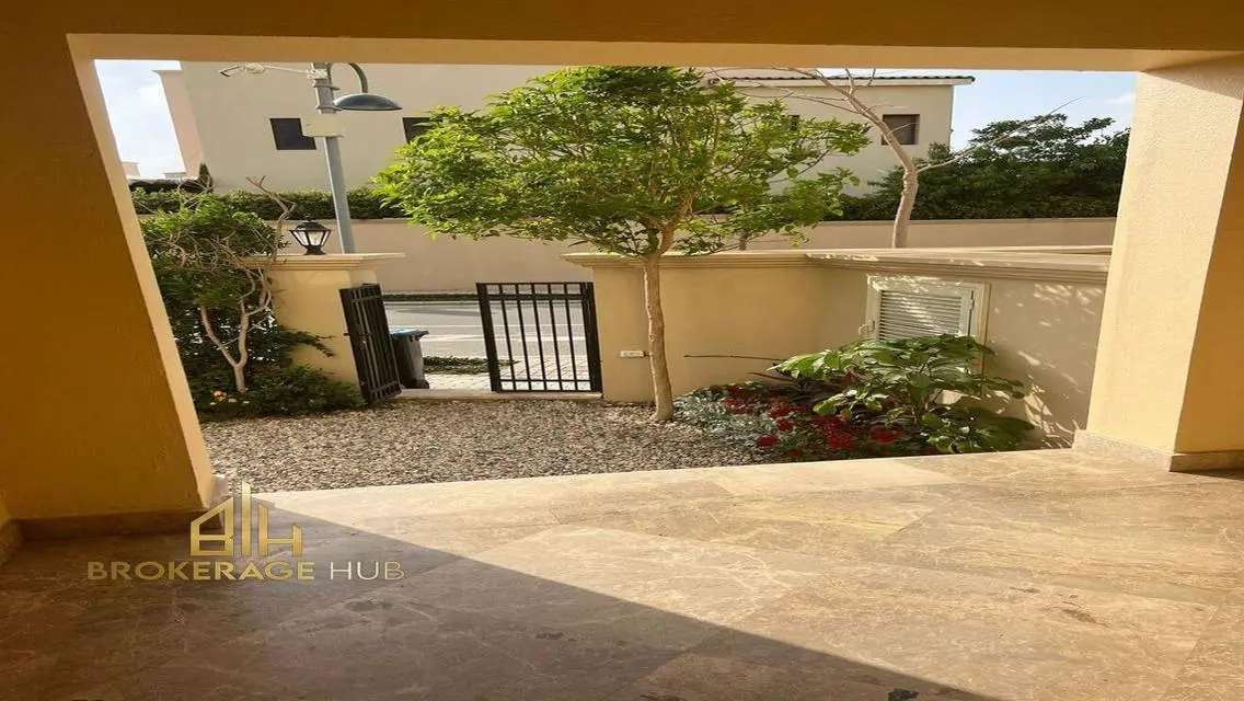 Luxury Villa with Spacious Living and Lake View