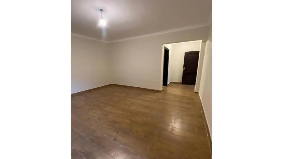 بوابة سكنية فاخرة في ساحة إسبانيا