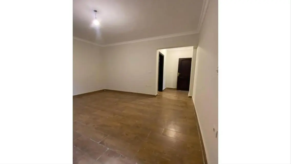 بوابة سكنية فاخرة في ساحة إسبانيا