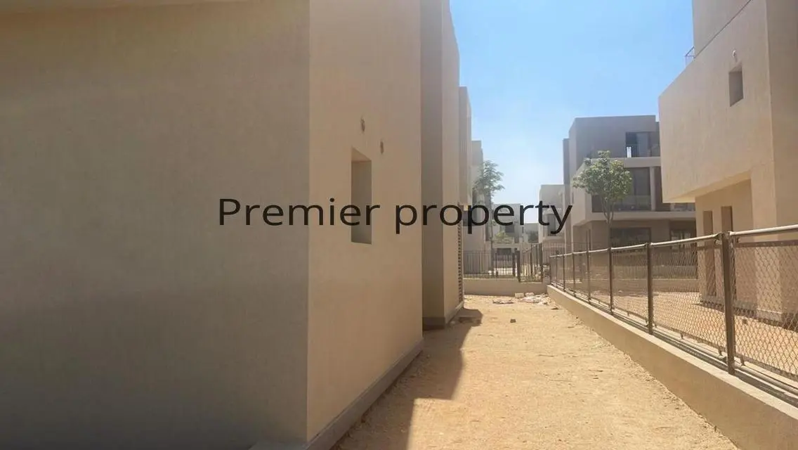 Luxury Apartment with Garden and Security Guard