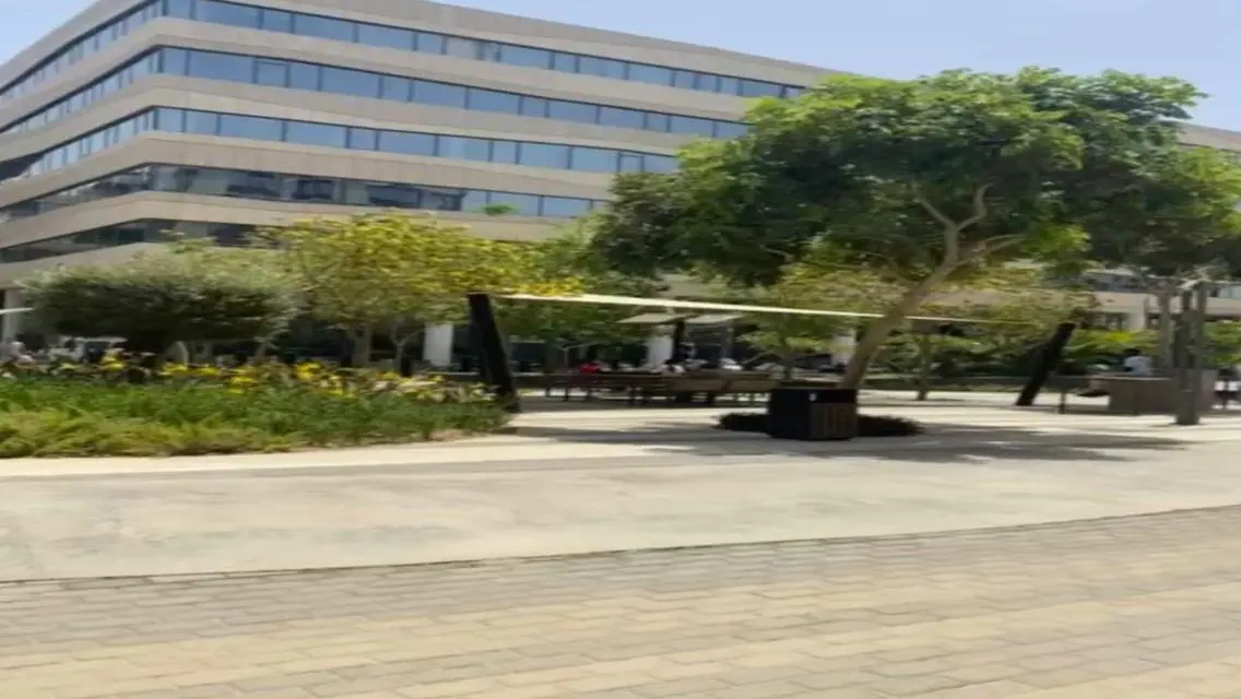 عقار مميز للبيع بمساحة شاسعة في موقع ممتاز