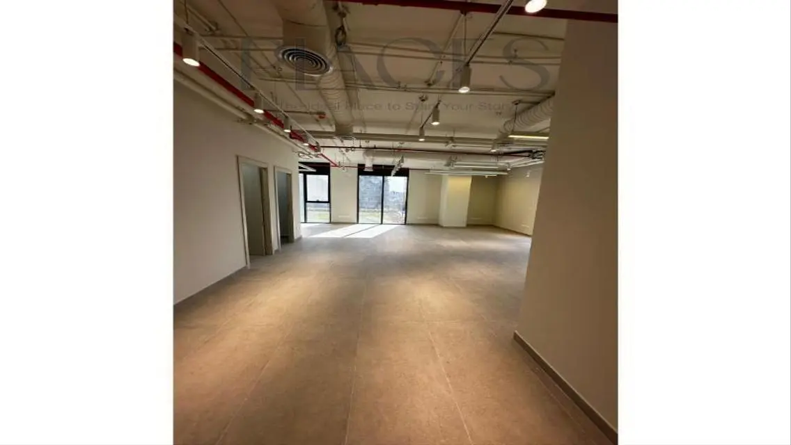 Luxury Apartment at Hyde Park 135