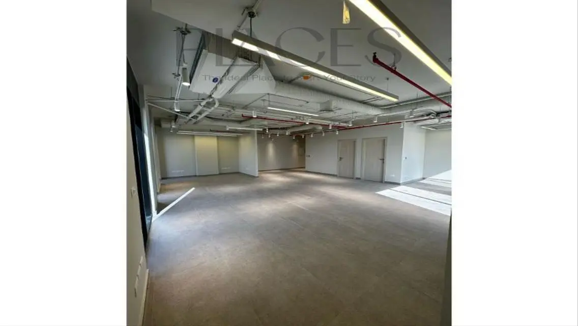 Luxury Apartment at Hyde Park 135