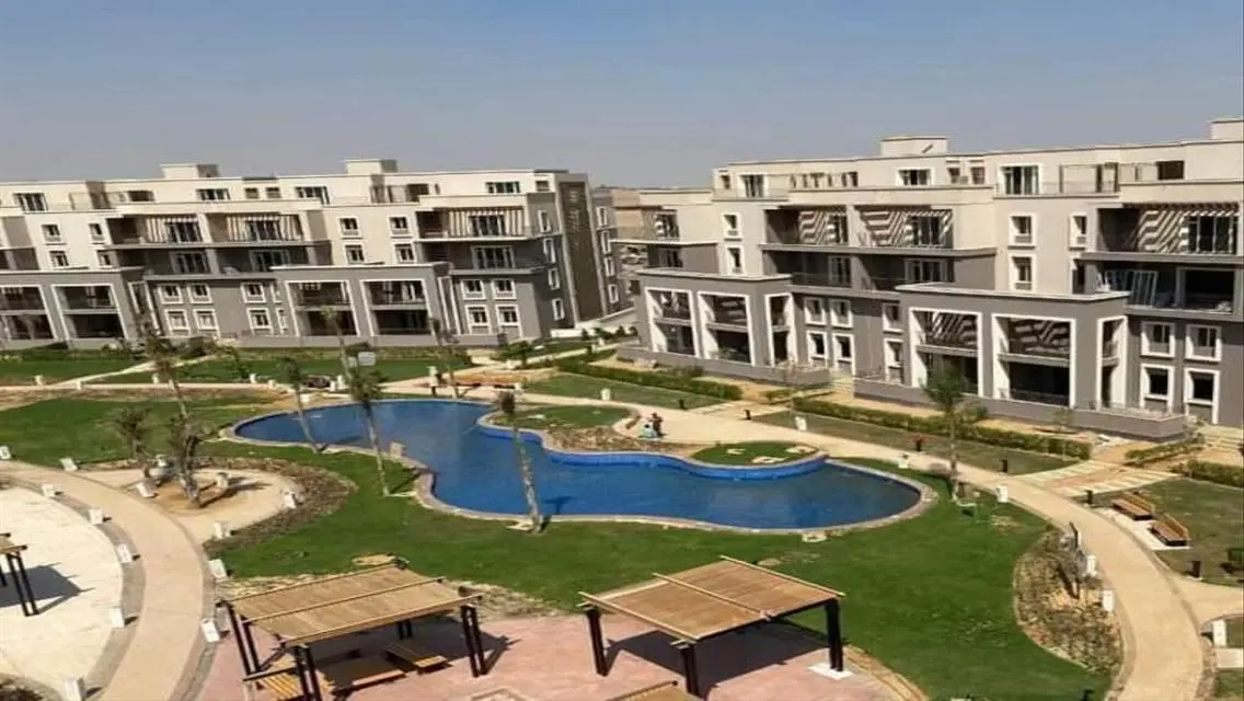 شقة فاخرة للبيع بإطلالة رائعة