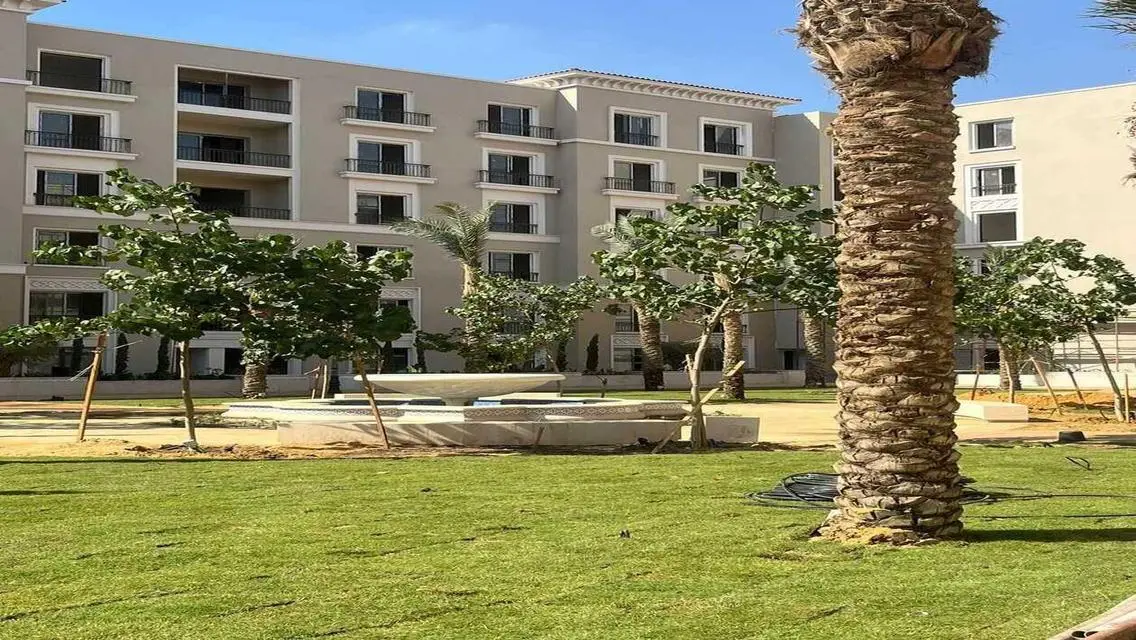 Luxurious Home in Village West with Private Garden and Shared Pool