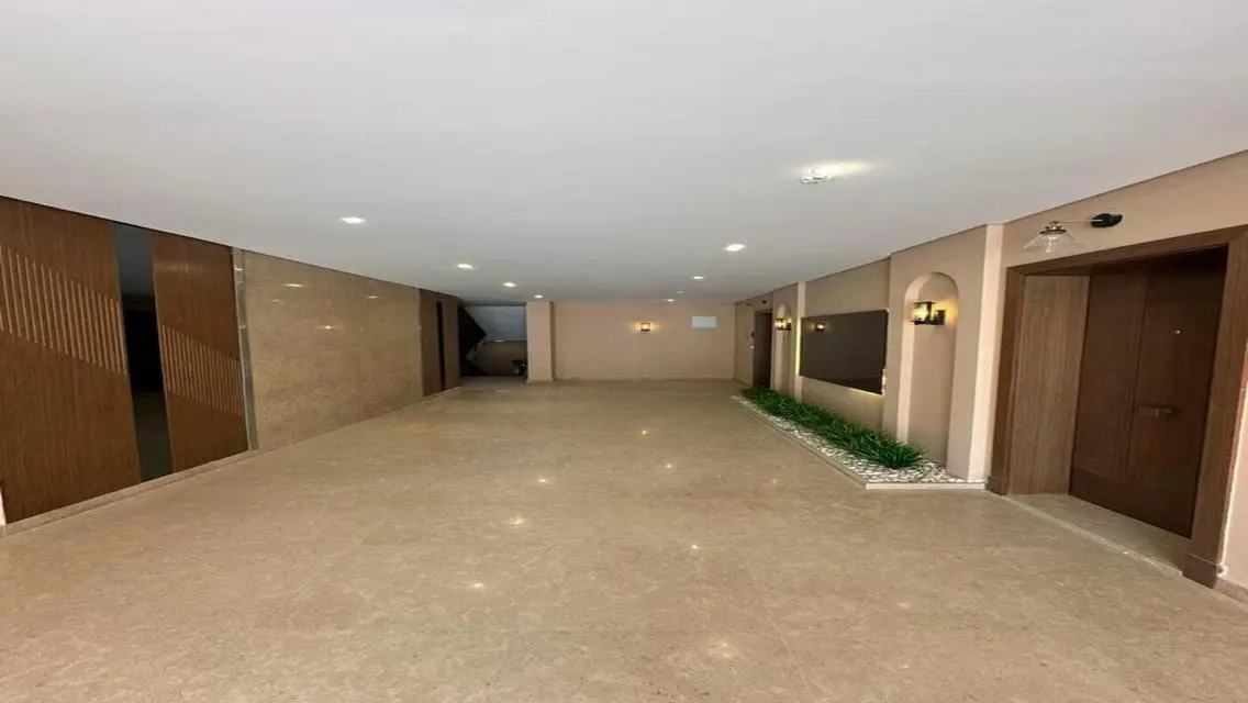 Luxurious Home in Village West with Private Garden and Shared Pool