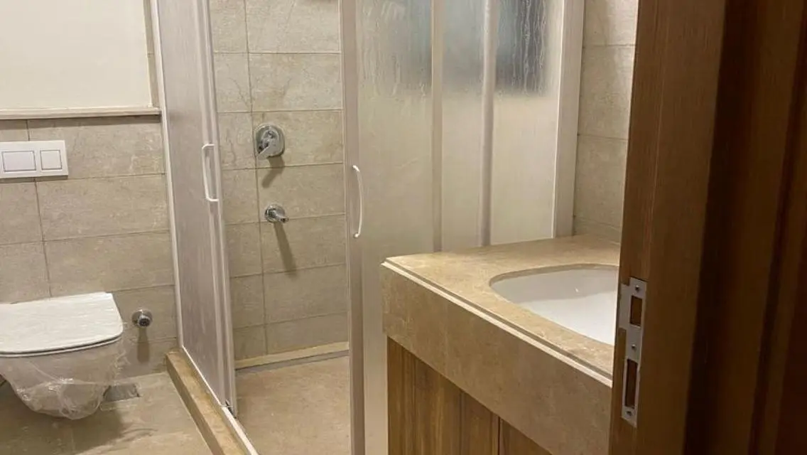 Luxury Villa for Rent with Spacious Design - Prime Location