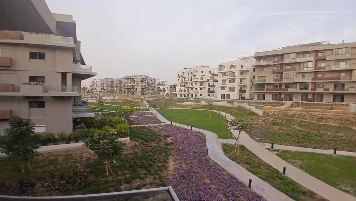 Luxury Villa for Rent with Spacious Design - Prime Location