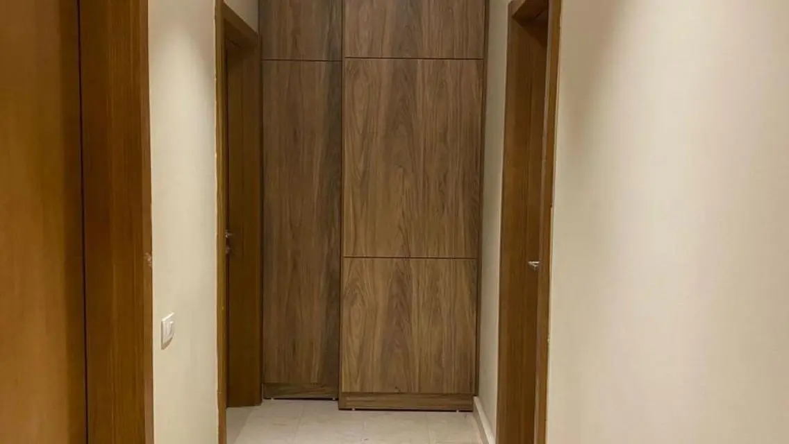 Luxury Villa for Rent with Spacious Design - Prime Location