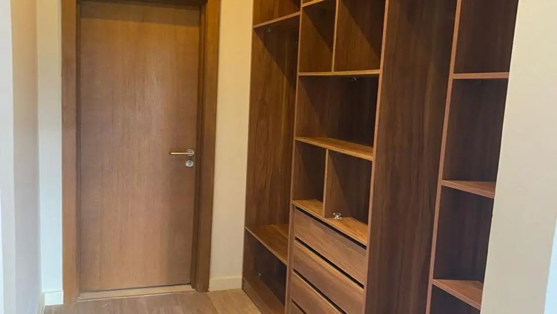 Luxury Villa for Rent with Spacious Design - Prime Location